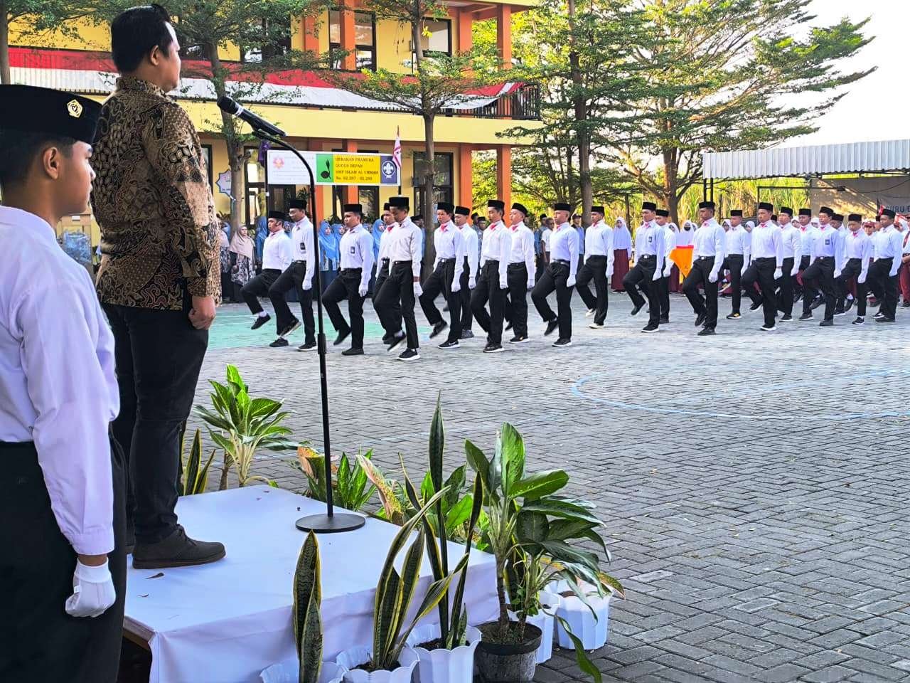 Upacara Bendera HUT ke-80 RI