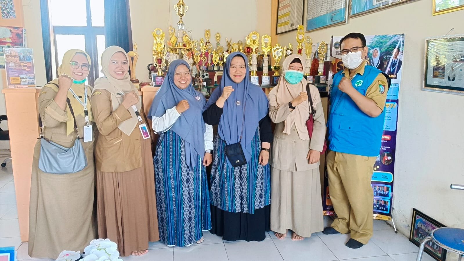 Tingkatkan Taraf Kesehatan Siswa, SMP Islam Al Ummah Gelar Screening dan Cek Kesehatan Gratis Bersama Puskesmas Brambang