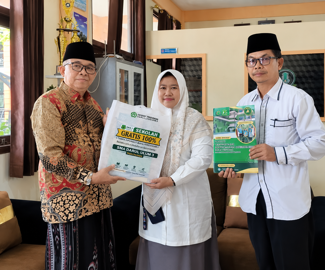 Sambut Hangat Kunjungan SMA Darul Ulum 3 Peterongan, SMP Islam Al Ummah Fasilitasi Informasi SPMB 2026/2027